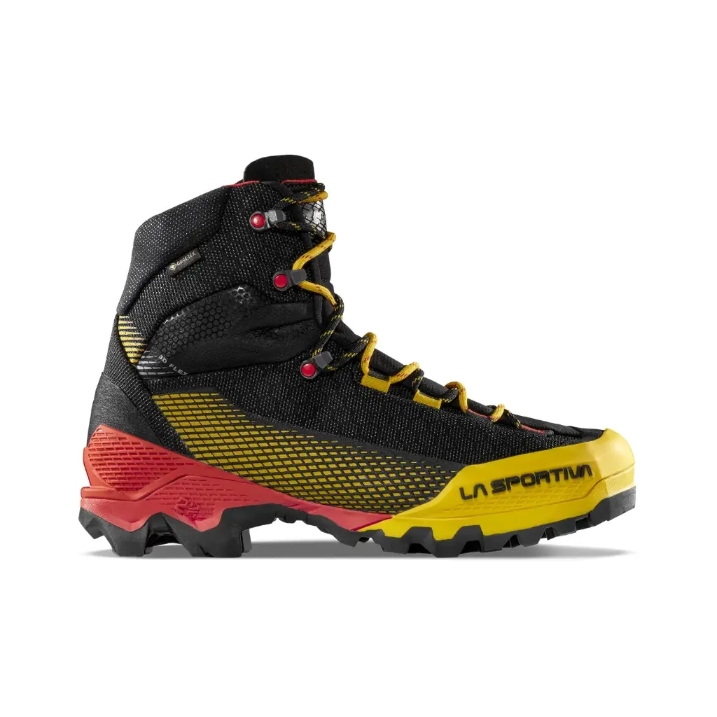 ZFMS098_K00Y00_Aequilibrium_ST_GTX_Black_Yellow_1a_d8be3b99-fe2c-45ff-9996-d167c0a43116.webp
