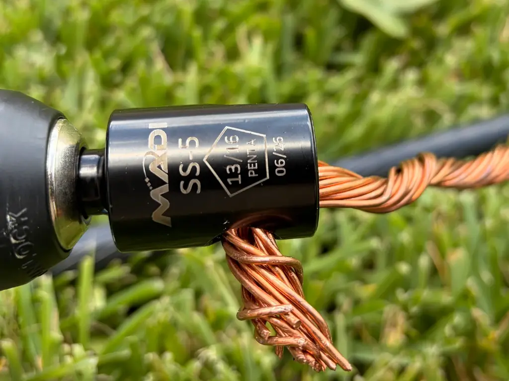 SS-5_MADI_Concentric_Neutral_Wire_Twister_in_action_close_up.webp