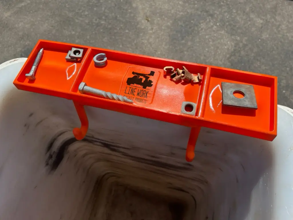 Line Works Flat Rack Tray with Magnet-1028